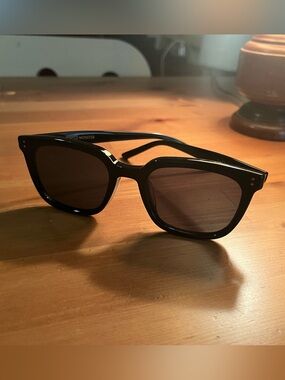 Black Square Sunglasses - Classic Polarized Shades - Gentle Monster